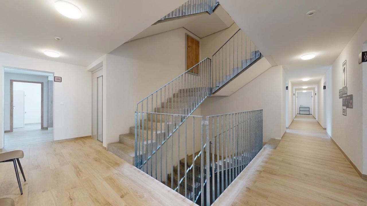 Nonanteneuf Appart Hotel Aigle - Contactless Check-In Bagian luar foto