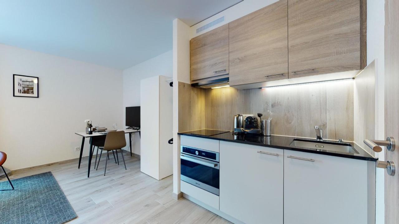 Nonanteneuf Appart Hotel Aigle - Contactless Check-In Bagian luar foto