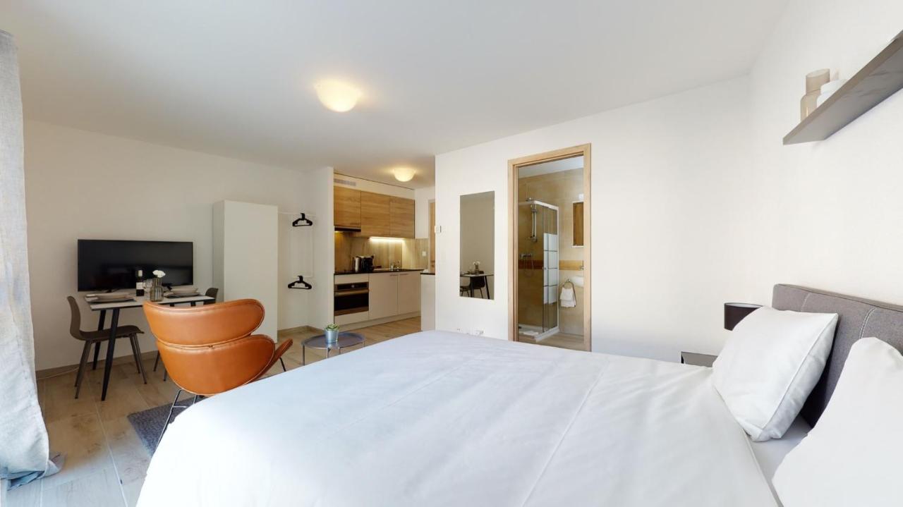 Nonanteneuf Appart Hotel Aigle - Contactless Check-In Bagian luar foto
