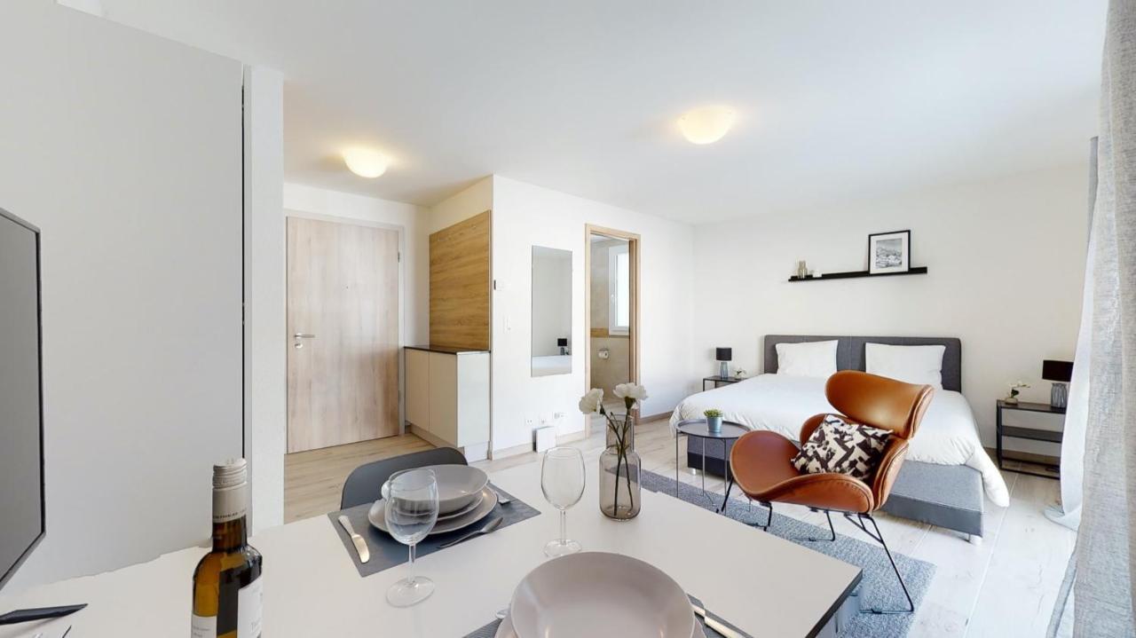 Nonanteneuf Appart Hotel Aigle - Contactless Check-In Bagian luar foto