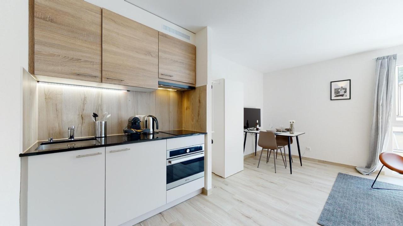 Nonanteneuf Appart Hotel Aigle - Contactless Check-In Bagian luar foto