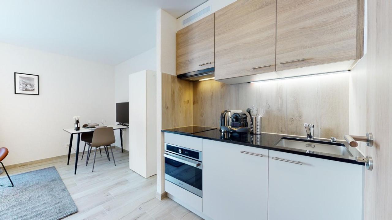 Nonanteneuf Appart Hotel Aigle - Contactless Check-In Bagian luar foto